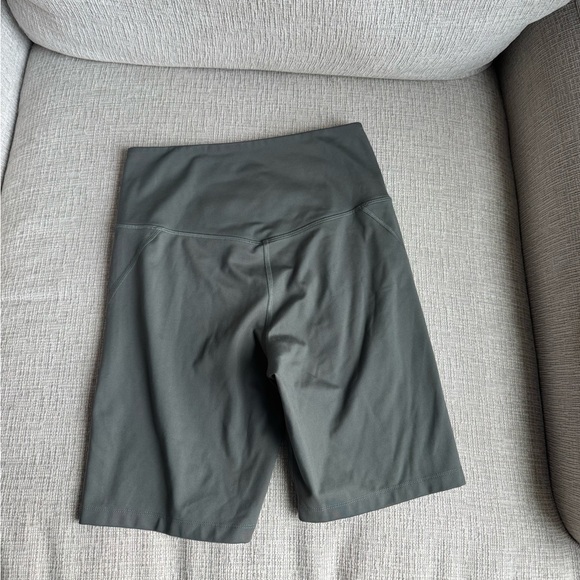 Girlfriend Collective Bike Shorts - Picture 2 of 5